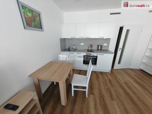 Pronájem bytu 1+kk, Praha - Hloubětín, Kolbenova, 34 m2