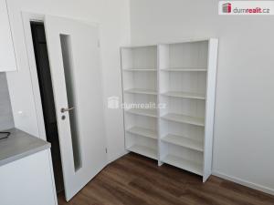 Pronájem bytu 1+kk, Praha - Hloubětín, Kolbenova, 34 m2