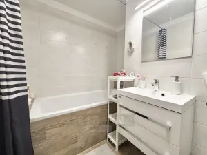Pronájem bytu 3+kk, Včelná, Pod Tratí, 76 m2