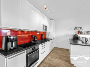 Pronájem bytu 2+kk, Praha - Letňany, Škrábkových, 58 m2