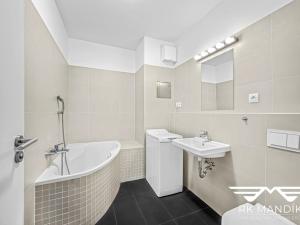 Pronájem bytu 2+kk, Praha - Letňany, Škrábkových, 58 m2
