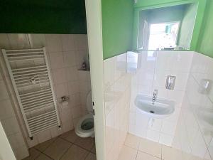 Pronájem obchodního prostoru, Břeclav, Jungmannova, 25 m2