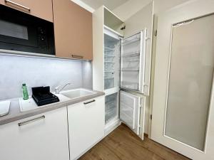 Pronájem bytu 2+kk, Praha - Hostavice, Českobrodská, 68 m2