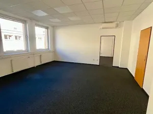Pronájem kanceláře, Praha - Karlín, Prvního pluku, 150 m2