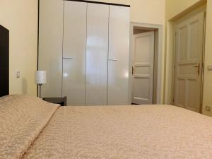 Pronájem bytu 2+kk, Praha - Nové Město, Hálkova, 45 m2