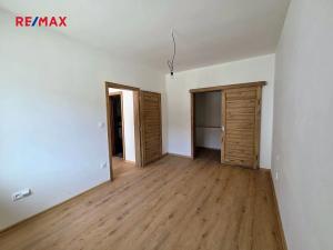 Prodej bytu 2+kk, Třeština, 58 m2