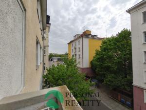 Prodej bytu 1+1, Karlovy Vary, K. Čapka, 41 m2