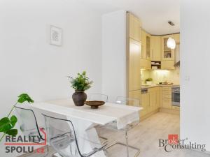 Prodej bytu 2+kk, Praha - Jinonice, Za zámečkem, 72 m2