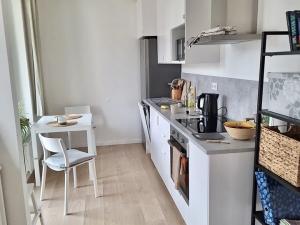 Pronájem bytu 1+kk, Praha - Troja, Hnězdenská, 34 m2