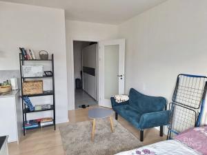 Pronájem bytu 1+kk, Praha - Troja, Hnězdenská, 34 m2