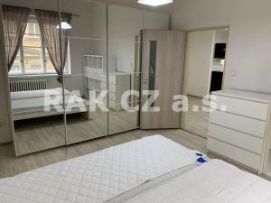 Pronájem bytu 2+kk, Praha - Staré Město, Benediktská, 76 m2