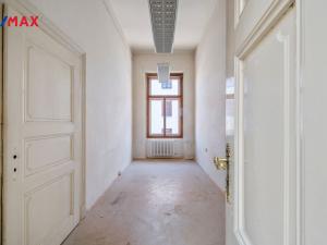 Pronájem historického objektu, Hradec Králové, Tomkova, 1502 m2