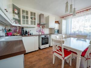 Prodej rodinného domu, Moravany, Slunná, 270 m2