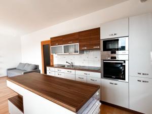 Pronájem bytu 2+kk, Praha - Košíře, Musílkova, 70 m2