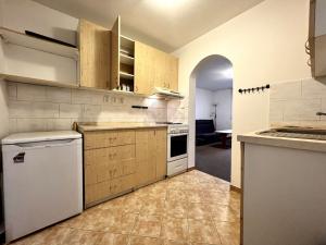 Pronájem bytu 3+1, Praha - Strašnice, Pod strání, 42 m2