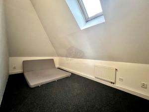 Pronájem bytu 3+1, Praha - Strašnice, Pod strání, 42 m2