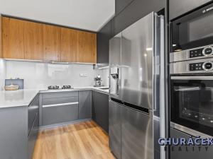 Prodej bytu 3+kk, Praha - Kobylisy, Bojasova, 73 m2