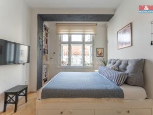 Pronájem bytu 1+kk, Praha - Žižkov, Čajkovského, 27 m2