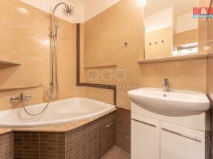 Pronájem bytu 1+kk, Praha - Žižkov, Čajkovského, 27 m2