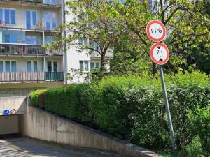 Prodej garážového stání, Praha - Strašnice, Názovská, 11 m2