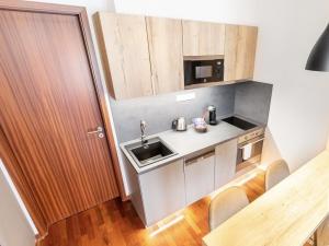 Pronájem bytu 1+kk, Praha - Nové Město, Horská, 40 m2