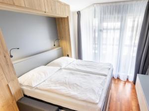 Pronájem bytu 1+kk, Praha - Nové Město, Horská, 40 m2