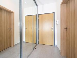 Pronájem bytu 1+kk, Praha - Liboc, Evropská, 33 m2