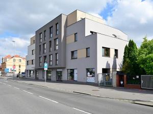 Pronájem bytu 1+kk, Praha - Liboc, Evropská, 33 m2