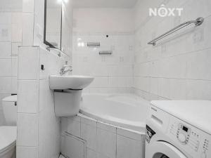 Prodej bytu 2+kk, Praha - Ruzyně, Ciolkovského, 44 m2