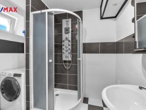 Prodej bytu 2+1, Hostinné, Náměstí, 70 m2