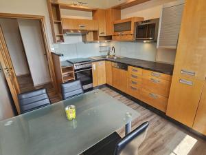 Pronájem bytu 3+1, Ústí nad Labem - Severní Terasa, Šrámkova, 78 m2