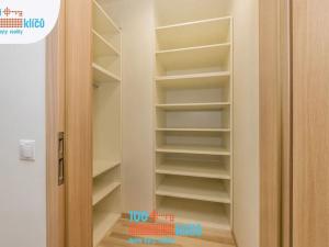 Pronájem bytu 2+kk, Praha - Lipence, Černošická, 48 m2