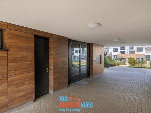 Pronájem bytu 2+kk, Praha - Lipence, Černošická, 48 m2