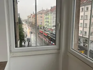 Pronájem bytu 1+kk, Praha - Smíchov, Plzeňská, 30 m2