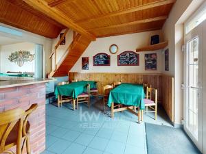 Prodej komerční nemovitosti, Babice, 2930 m2