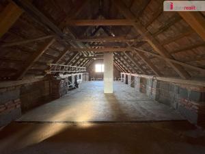Prodej rodinného domu, Týnec nad Sázavou - Podělusy, 150 m2