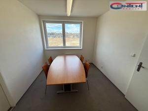 Pronájem výrobních prostor, Kladno - Dubí, Dubská, 2110 m2