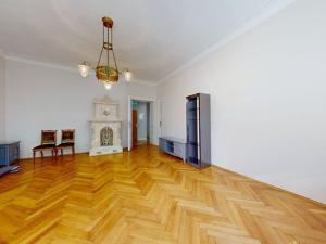 Prodej bytu 2+kk, Karlovy Vary, Svahová, 77 m2