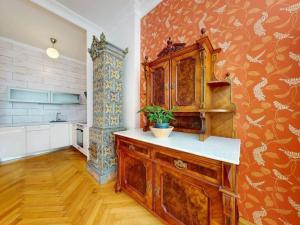 Prodej bytu 2+kk, Karlovy Vary, Svahová, 77 m2