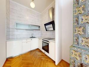 Prodej bytu 2+kk, Karlovy Vary, Svahová, 77 m2