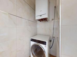 Prodej bytu 2+kk, Karlovy Vary, Svahová, 77 m2