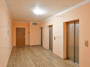 Prodej bytu 1+kk, Praha - Troja, Hnězdenská, 25 m2
