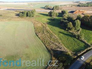 Prodej pole, Chrášťany, 2442 m2
