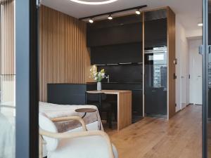 Pronájem bytu 1+kk, Praha - Bubeneč, Vítězné náměstí, 45 m2
