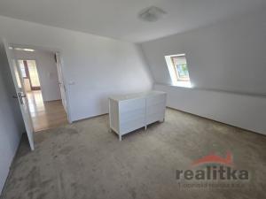 Pronájem bytu 3+kk, Opava - Kylešovice, Slovenská, 100 m2