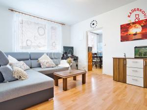 Prodej bytu 2+1, Velké Opatovice, nám. Míru, 63 m2
