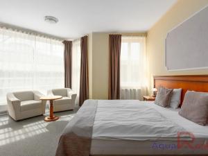 Prodej ubytování, Karlovy Vary, Jarní, 989 m2