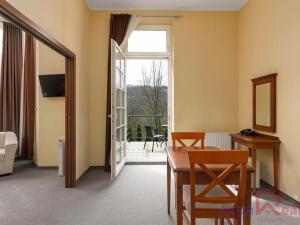 Prodej ubytování, Karlovy Vary, Jarní, 989 m2