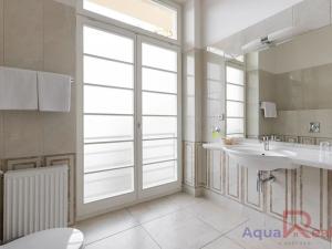 Prodej ubytování, Karlovy Vary, Jarní, 989 m2