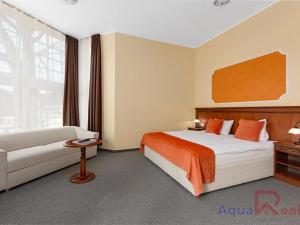 Prodej ubytování, Karlovy Vary, Jarní, 989 m2